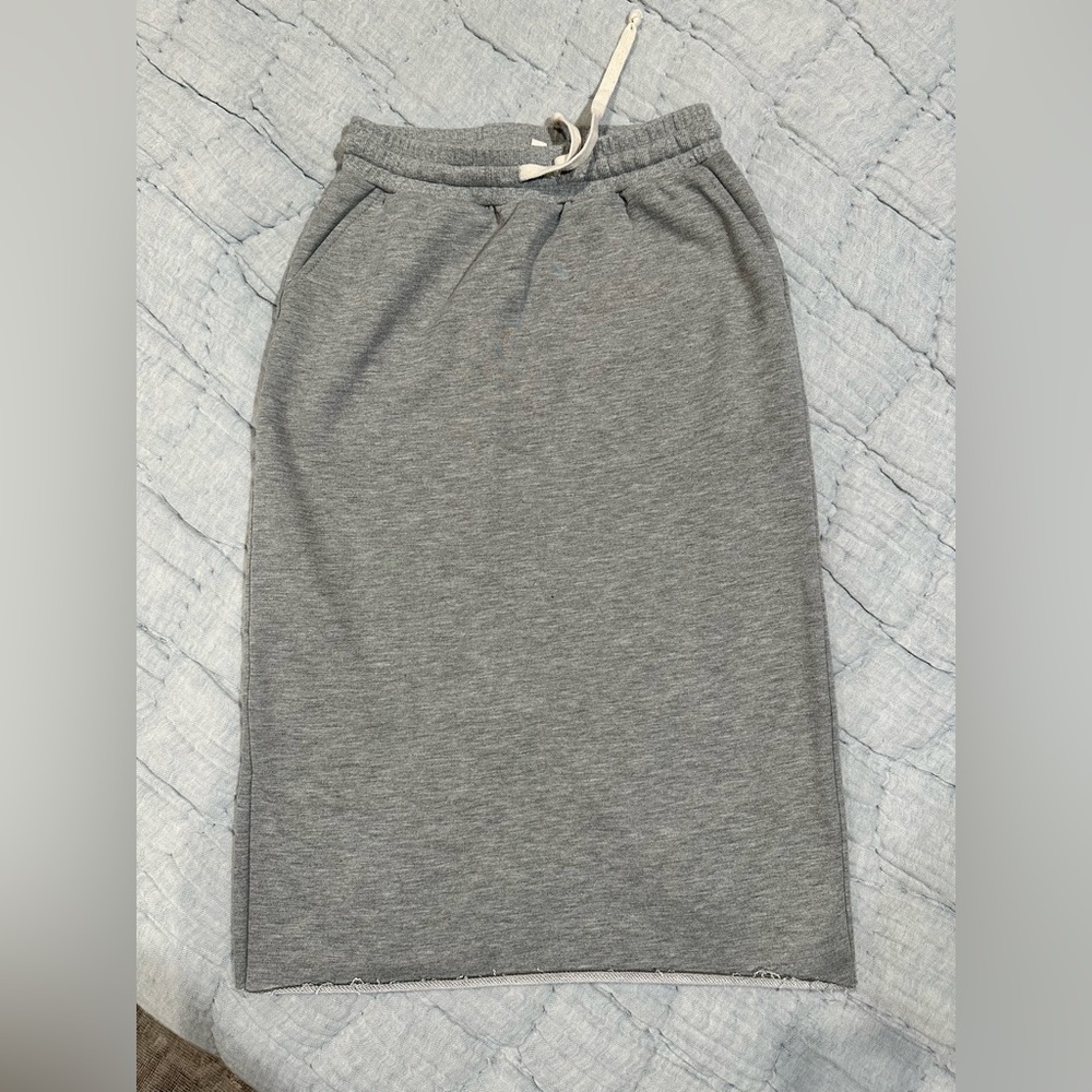 Hem & Thread // Gray MIDI Skirt // Size Sm